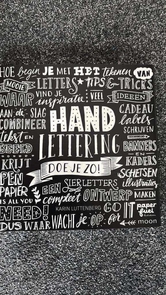 Karin Luttenberg - Handlettering doe je zo!, Boeken, Overige Boeken, Ophalen of Verzenden