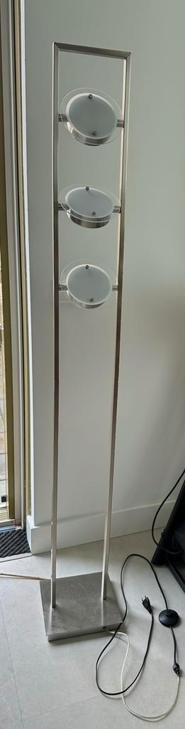 Staande lamp 170 hoog beschikbaar voor biedingen