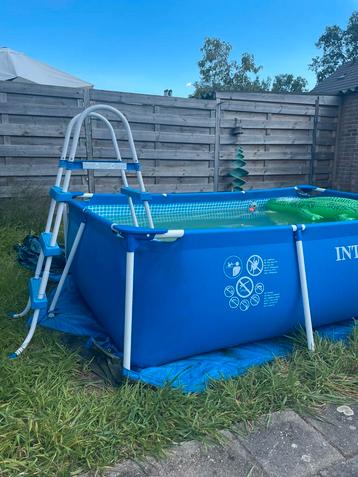 Groot Zwembad Intex 300x200 Compleet beschikbaar voor biedingen