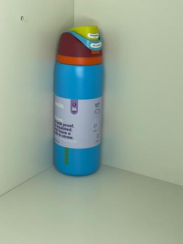 Owala FreeSip 32 oz (950 ml) beschikbaar voor biedingen