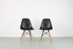 Vitra DSW dining chairs, zwart