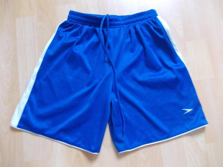 Mooie korte (sport)broekje van Osaga, maat 152., Kinderen en Baby's, Kinderkleding | Maat 152, Zo goed als nieuw, Jongen of Meisje