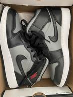 Nike Jordans 1 mid  black/gym red-particle grey maat 37.5, Ophalen of Verzenden, Zo goed als nieuw, Nike Jordans, Sneakers of Gympen