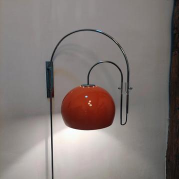 Dubbele vintage booglamp met metalen oranje kap jaren 70  beschikbaar voor biedingen
