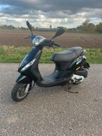 Piaggio zip 4t, Fietsen en Brommers, Scooters | Piaggio, Ophalen, Zo goed als nieuw, Benzine, Zip