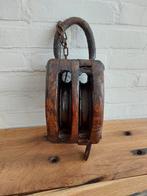 Twee antieke houten katrollen, Ophalen of Verzenden, Gebruikt