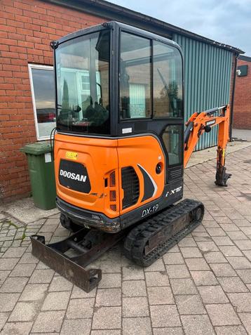 Doosan DX19 bj 2015 met 2660h cw05 met cabine beschikbaar voor biedingen