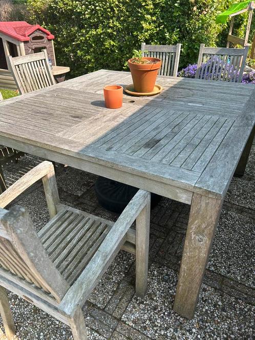 Mooie grote vierkanten tuintafel van Teak met 4 stoelen, Tuin en Terras, Tuintafels, Gebruikt, Rechthoekig, Teakhout, Ophalen of Verzenden