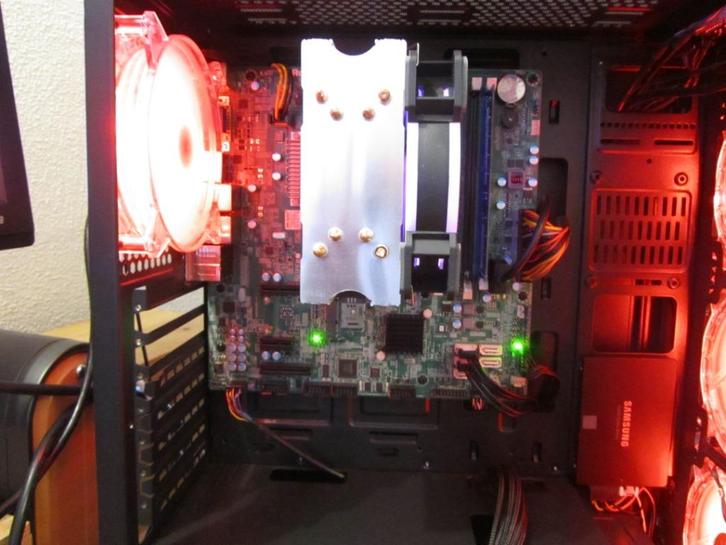 Super x10slq socket 1150 moederbord uit GAME PC, Computers en Software, Moederborden, Zo goed als nieuw, Ophalen