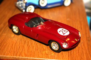 Model auto beschikbaar voor biedingen