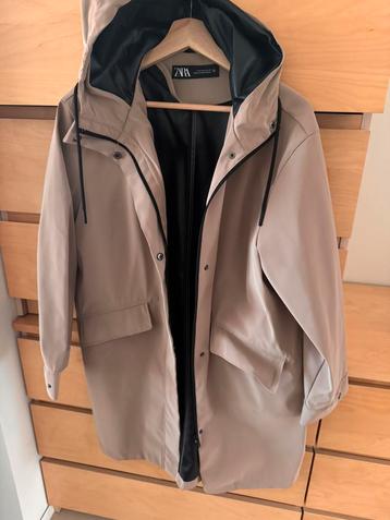 Zara regenjas M waterdicht beschikbaar voor biedingen