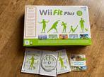 Wii Fit Plus met Wii Sport en Just Dance, Spelcomputers en Games, Ophalen, 1 speler, Zo goed als nieuw, Vanaf 3 jaar