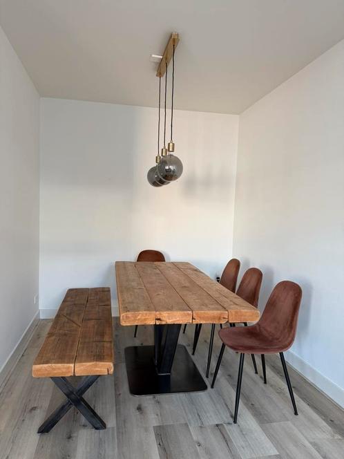 Massief houten tafel met evt. bijbehorend bankje, Huis en Inrichting, Tafels | Eettafels, Gebruikt, 50 tot 100 cm, 150 tot 200 cm