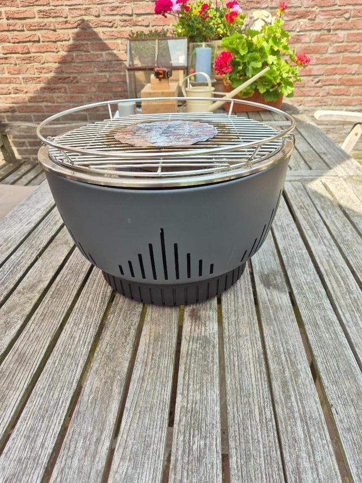 Rookvrije tafel barbeque met ventilator, Tuin en Terras, Houtskoolbarbecues, Zo goed als nieuw, Met accessoires, Ophalen of Verzenden