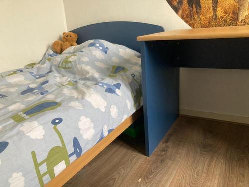 Kinderbed met bijpassende kledingkast en bureau, Kinderen en Baby's, Kinderkamer | Bedden, Gebruikt, 180 cm of meer, 85 tot 100 cm