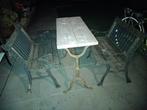 2 gietijzer bankjes met tafeltje, Tuin en Terras, Tuinsets en Loungesets, Ophalen of Verzenden, Gebruikt, Overige materialen, 2 zitplaatsen