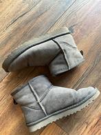 Uggs grijs kort 40, Kleding | Dames, Schoenen, UGG, Lage of Enkellaarzen, Ophalen of Verzenden, Grijs