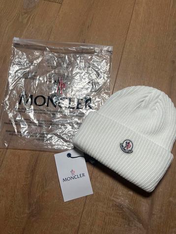 Witte Moncler muts - Nieuw met tags beschikbaar voor biedingen