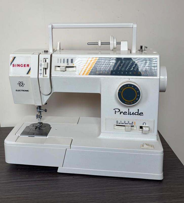 Singer Prelude naaimachine, Hobby en Vrije tijd, Naaimachines en Toebehoren, Zo goed als nieuw, Naaimachine, Singer, Ophalen
