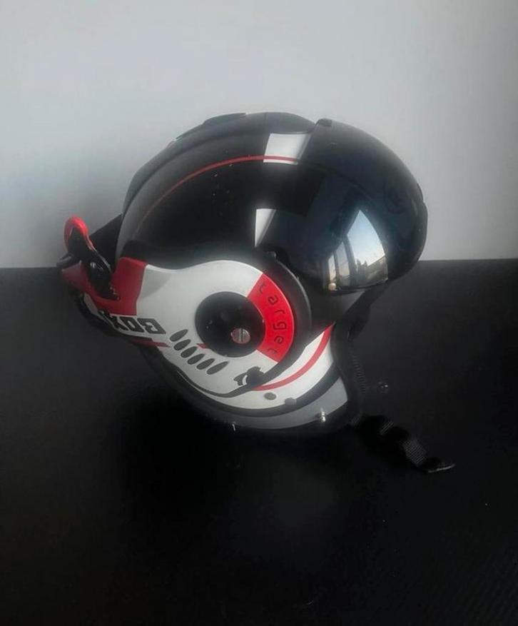 2 boxer helmen V8 target/ R09 Matt zwart, Motoren, Kleding | Motorhelmen, Systeemhelm, Overige merken, Tweedehands, Ophalen