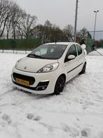 Peugeot 107 1.0 12V 5DR 2012 Wit, Auto's, Voorwielaandrijving, 4 stoelen, Handgeschakeld, Particulier