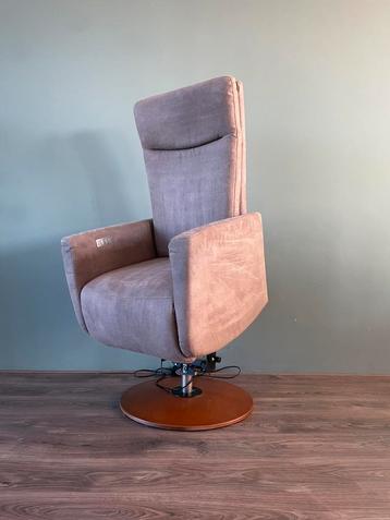 Elektrische prominent XL sta op stoel / relax fauteuil beige beschikbaar voor biedingen