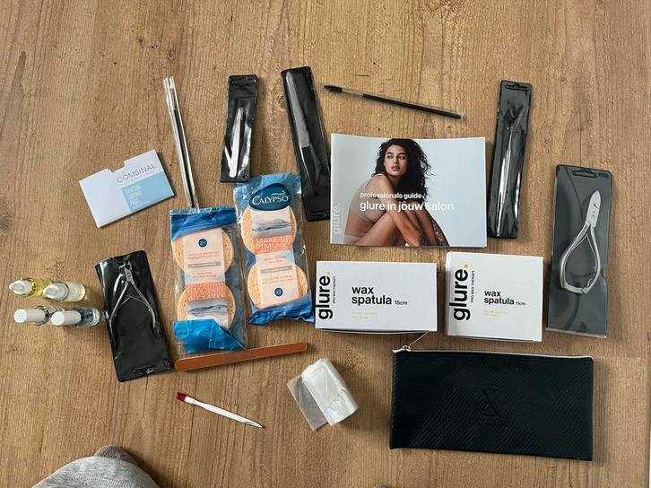 Basic cosmetics pakket schoonheidsspecialiste, Sieraden, Tassen en Uiterlijk, Uiterlijk | Cosmetica en Make-up, Nieuw, Toebehoren