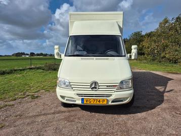  2 Paards Paardewagen Mercedes-Benz beschikbaar voor biedingen