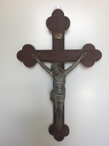 kruisbeeld crucifix hout  kruis  beschikbaar voor biedingen