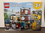 LEGO Creator 31097 Stadswoning & Café, Kinderen en Baby's, Speelgoed | Duplo en Lego, Ophalen of Verzenden, Nieuw, Complete set