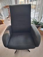 Comfortabele draaifauteuil, Ophalen