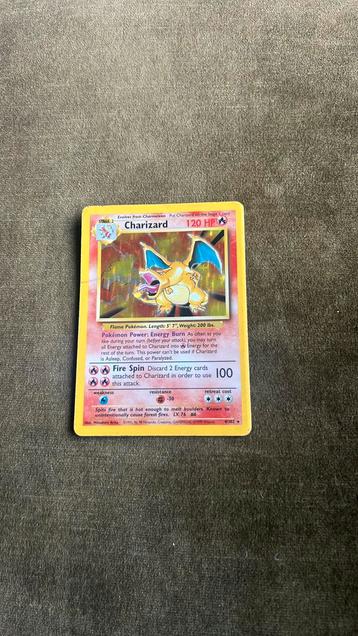 Charizard Base Set Holo 1995 beschikbaar voor biedingen