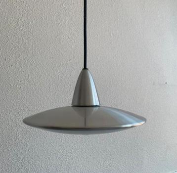 Lamp twee space age Hala UFO model hanglampen jaren 70 beschikbaar voor biedingen