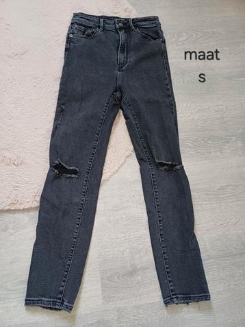 Stradivarius skinny stretch jeans met scheuren zwart mt 36 s beschikbaar voor biedingen