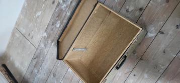 Vintage Koffer - Opbergruimte beschikbaar voor biedingen