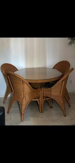 Ronde rieten rotan eettafel inclusief 4 rieten stoelen., Ophalen, Gebruikt, 100 tot 150 cm, Rond