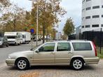 Volvo V70 2.5 Luxury-Line|YOUNGTIMER|AUTOMAAT|LEDER|AIRCO|CR, Auto's, Beige, 500 kg, 5 cilinders, Stoelverwarming
