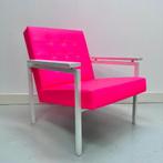 Neon Roze Fauteuil refurbished, Huis en Inrichting, Minder dan 75 cm, Design, Zo goed als nieuw, 50 tot 75 cm