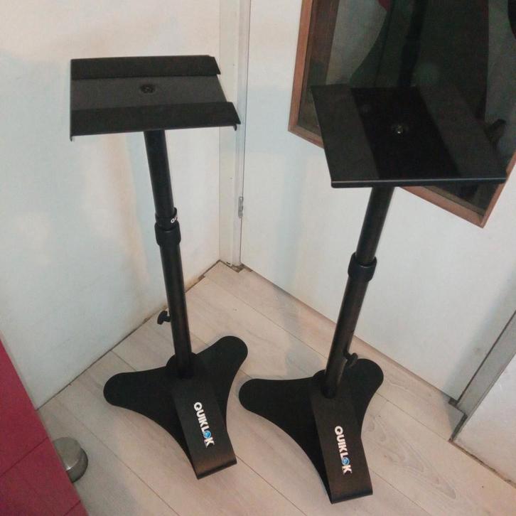 Quiklok BS-402 Monitor Stands (Paar), Muziek en Instrumenten, Standaards, Gebruikt, Instrumentstandaard, Speaker, Ophalen of Verzenden