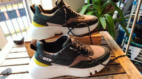 Off the Pitch sneakers

Crunch Runner 43, Kleding | Heren, Schoenen, Nieuw, Ophalen of Verzenden