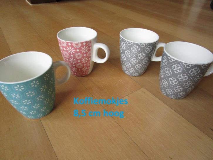 Vier Koffie / senseo mokken, Huis en Inrichting, Keuken | Servies, Zo goed als nieuw, Overige typen, Overige stijlen, Aardewerk