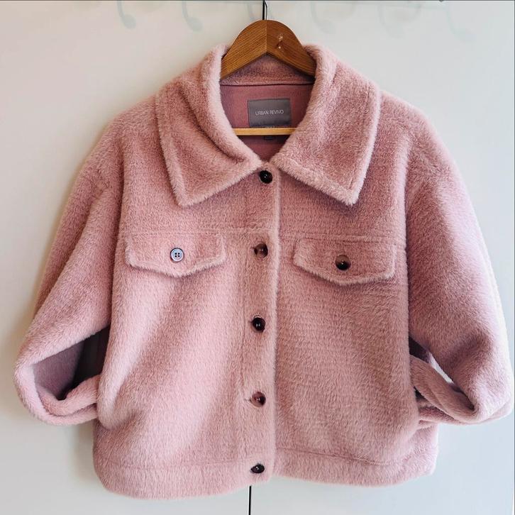 Urban Revivo Roze Faux Fur Jas - Maat L, Kleding | Dames, Jassen | Winter, Zo goed als nieuw, Maat 42/44 (L), Roze, Ophalen of Verzenden