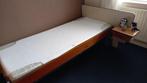 Eénpersoons bed met matras en matrashoes, Ophalen, 70 tot 85 cm, Zo goed als nieuw, Matras
