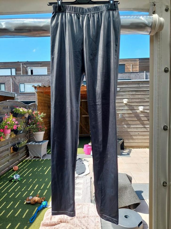 Dames broeken lang en kort, Kleding | Dames, Broeken en Pantalons, Zo goed als nieuw, Maat 42/44 (L), Zwart, Lang, Ophalen of Verzenden