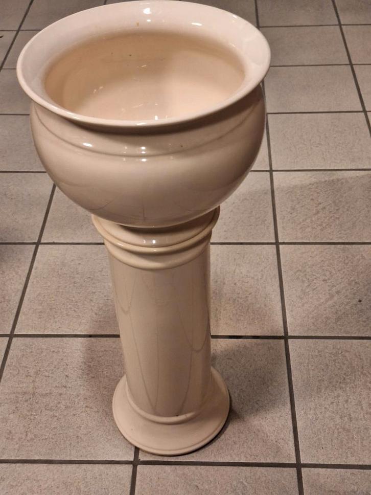 Aardewerk  Zuil met bloempot roomwit/ivoor., Tuin en Terras, Bloempotten, Zo goed als nieuw, Aardewerk, Binnen, 40 tot 70 cm, Rond
