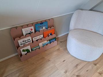 boekenkast  beschikbaar voor biedingen