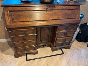 Antieke Secretaire - 130cm breed, 104cm hoog beschikbaar voor biedingen
