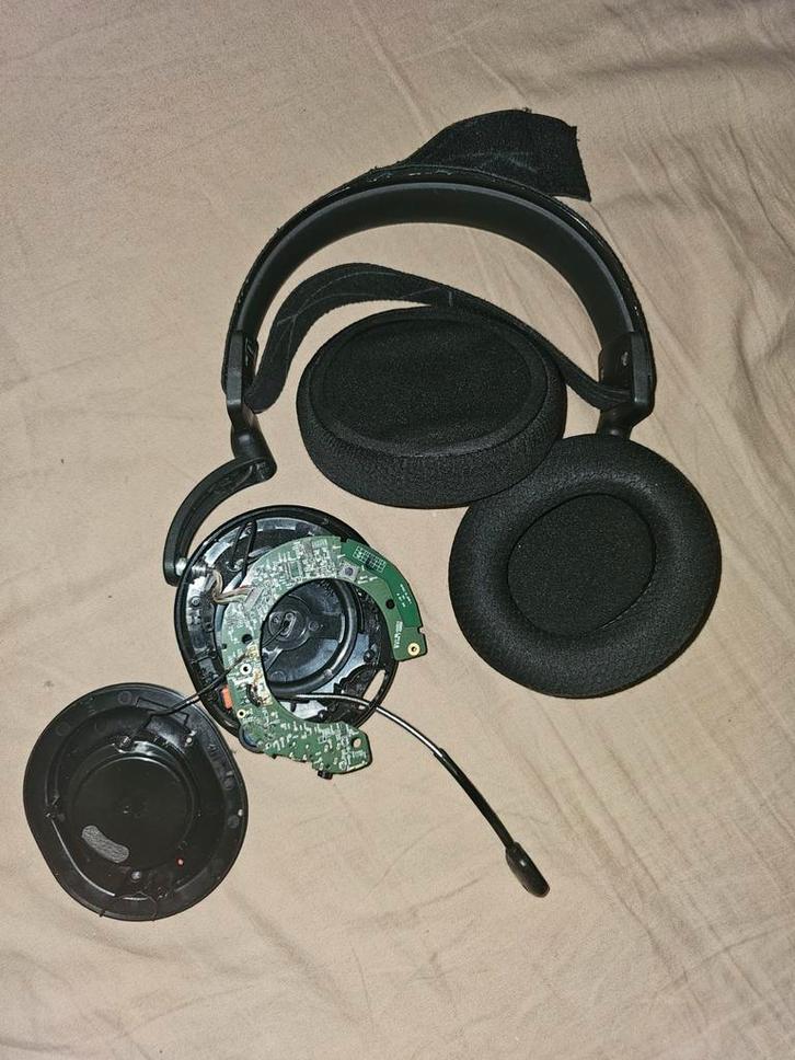 Steelseries Arctis 7 - Defect, laadt niet op - incl. dongle, Audio, Tv en Foto, Koptelefoons, Niet werkend, Over oor (circumaural)