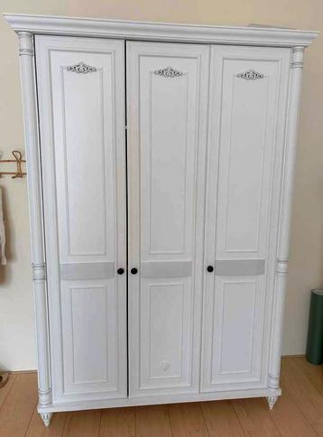 Kledingkast, wit beschikbaar voor biedingen