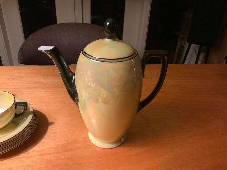 Geel Parelmoer Servies Compleet - Beschadigde Kan, Antiek en Kunst, Antiek | Servies compleet, Ophalen